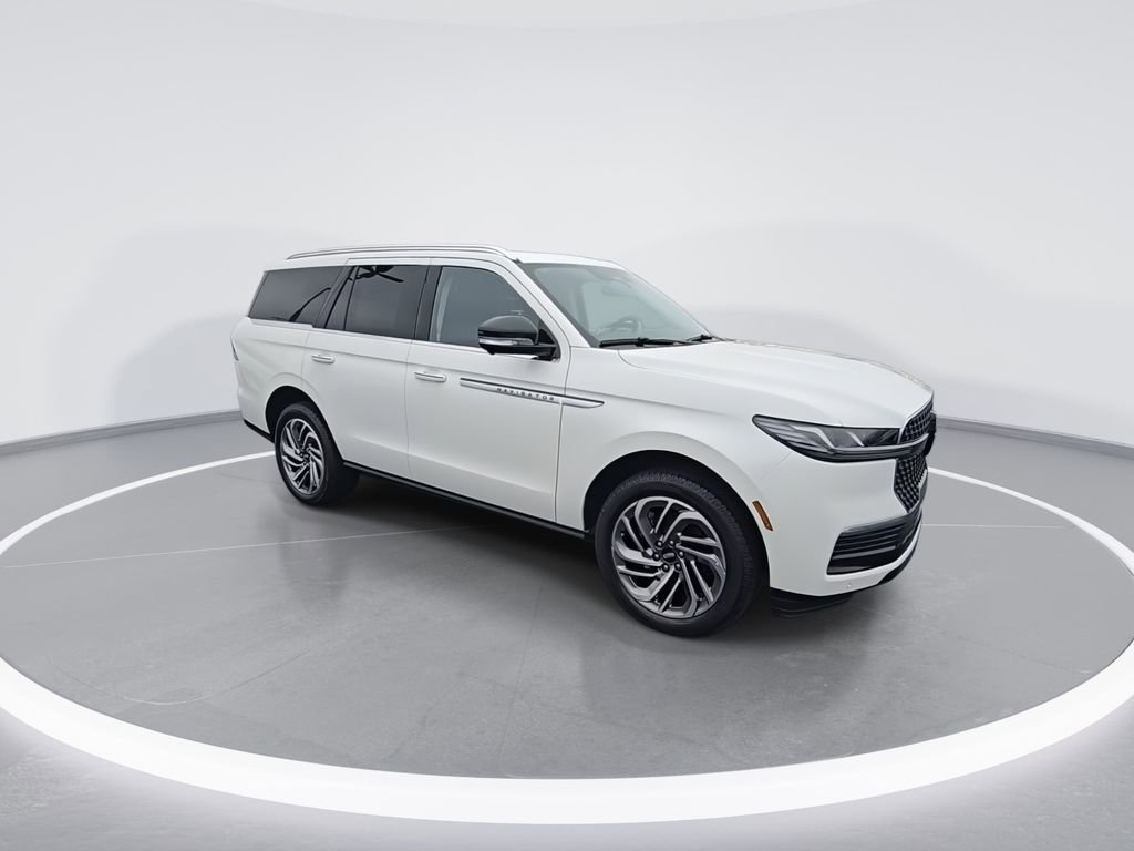 New 2025 Lincoln Navigator Reserve AWD/4WD image 2