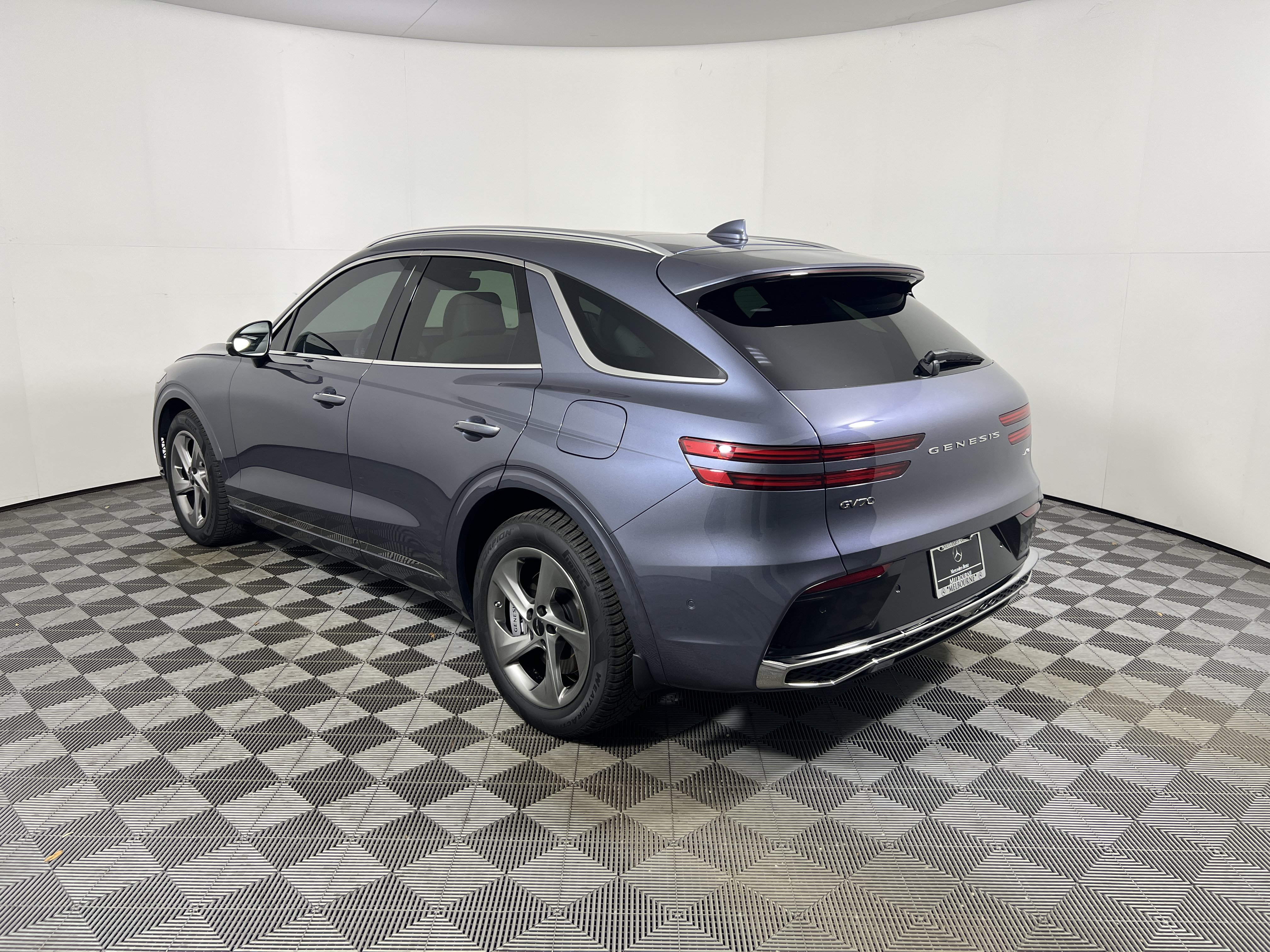 Used 2026 Genesis GV70 2.5T Advanced AWD/4WD image 3