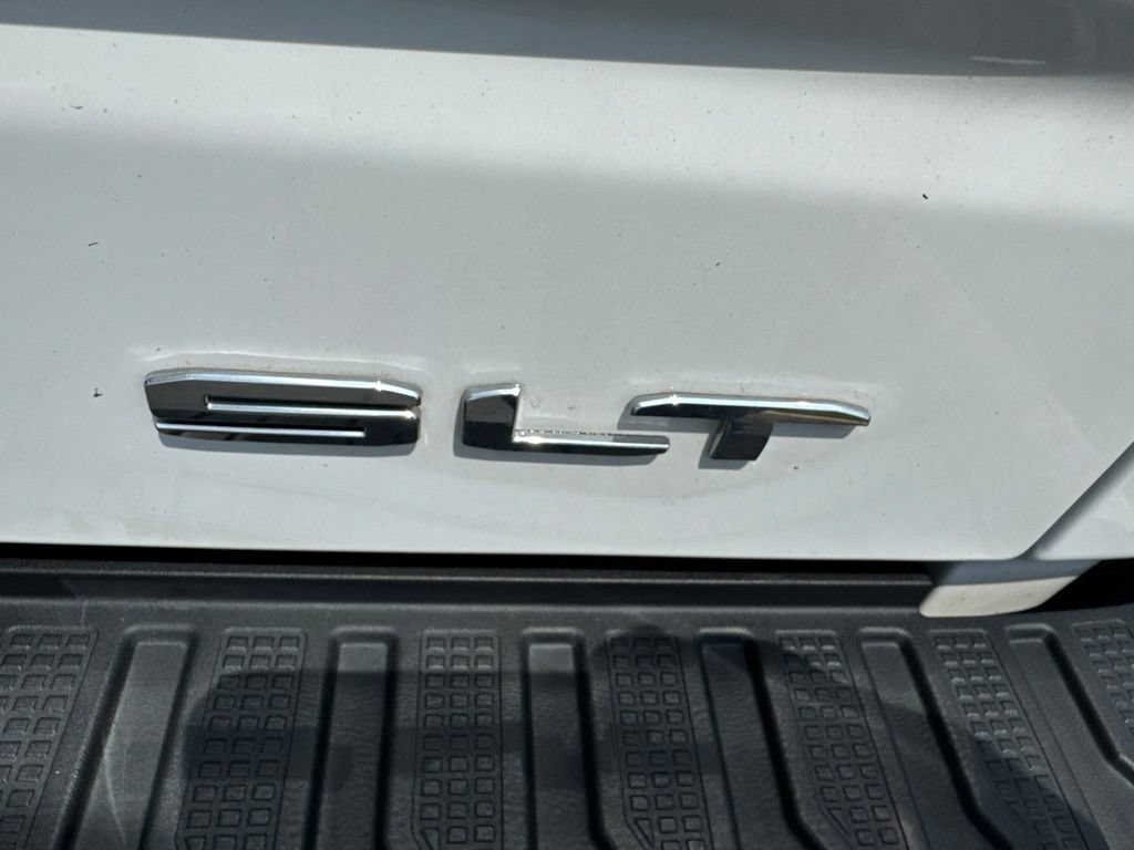 Used 2022 GMC Sierra 1500 SLT w/ SLT Premium Plus Package AWD/4WD image 3