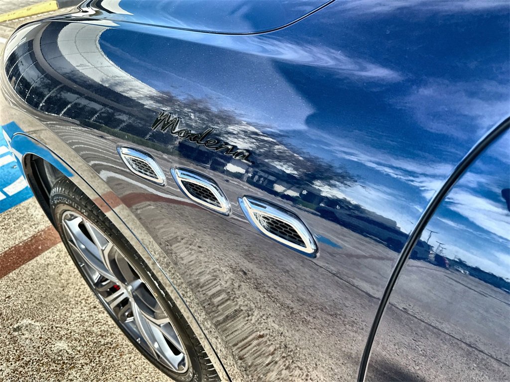 Used 2023 Maserati Levante Modena image 14