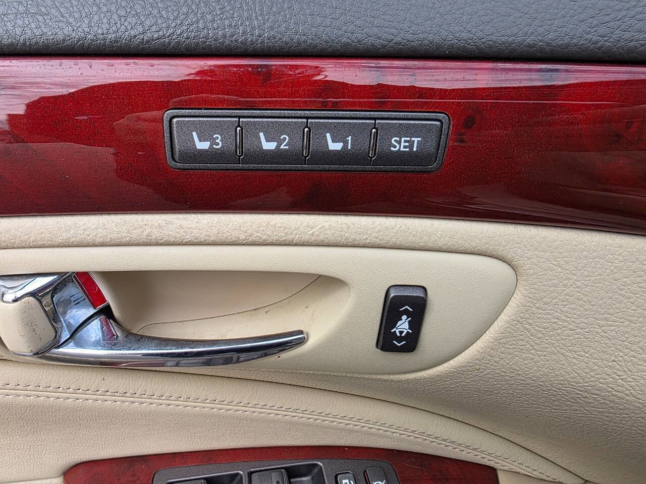 Used 2010 Lexus LS 460 image 10