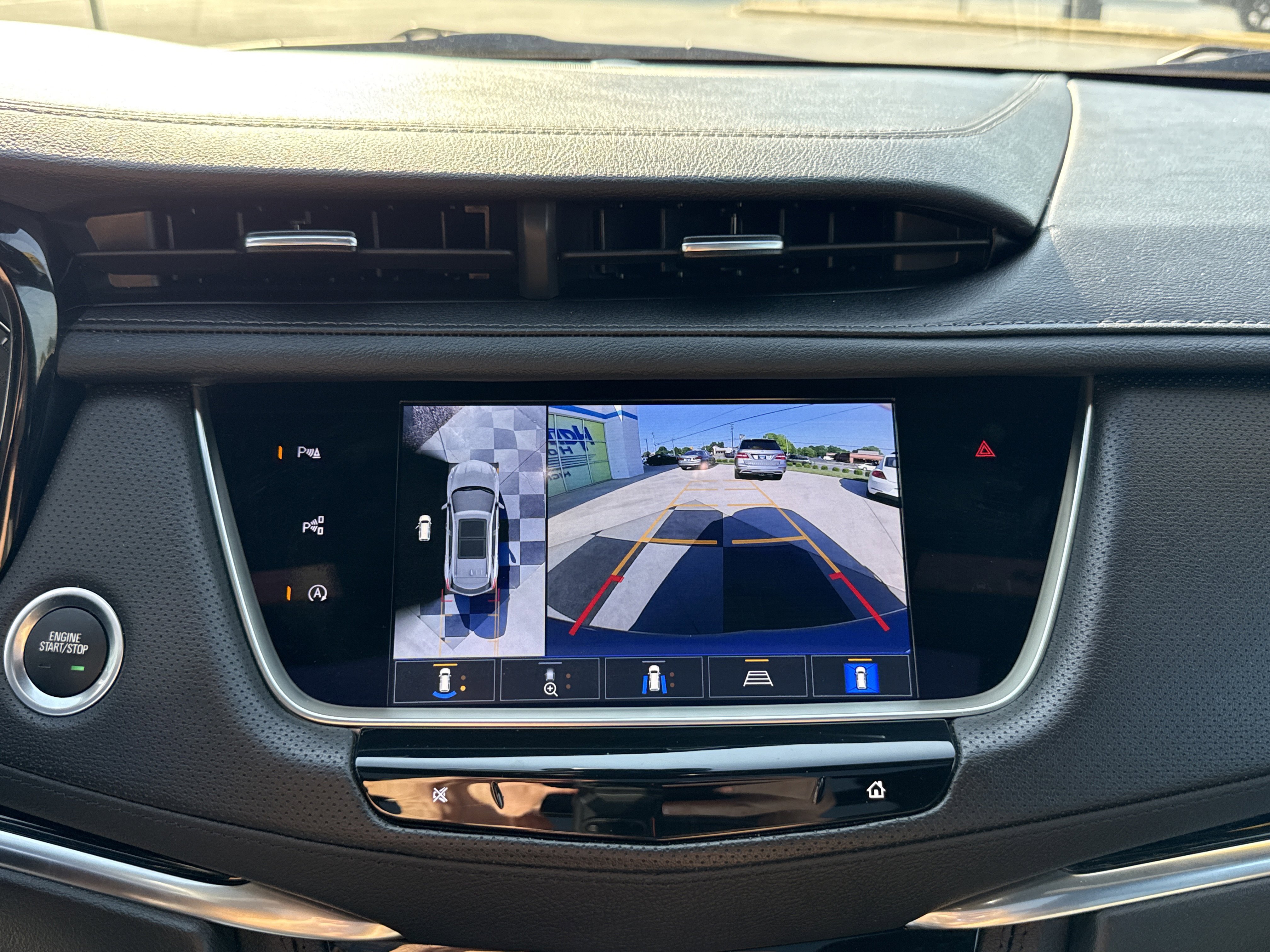 Used 2025 Cadillac XT5 Premium Luxury w/ Technology Package AWD/4WD image 25