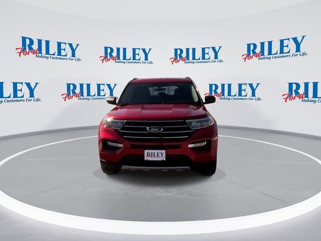 Certified 2021 Ford Explorer XLT w/ Equipment Group 202A image 3