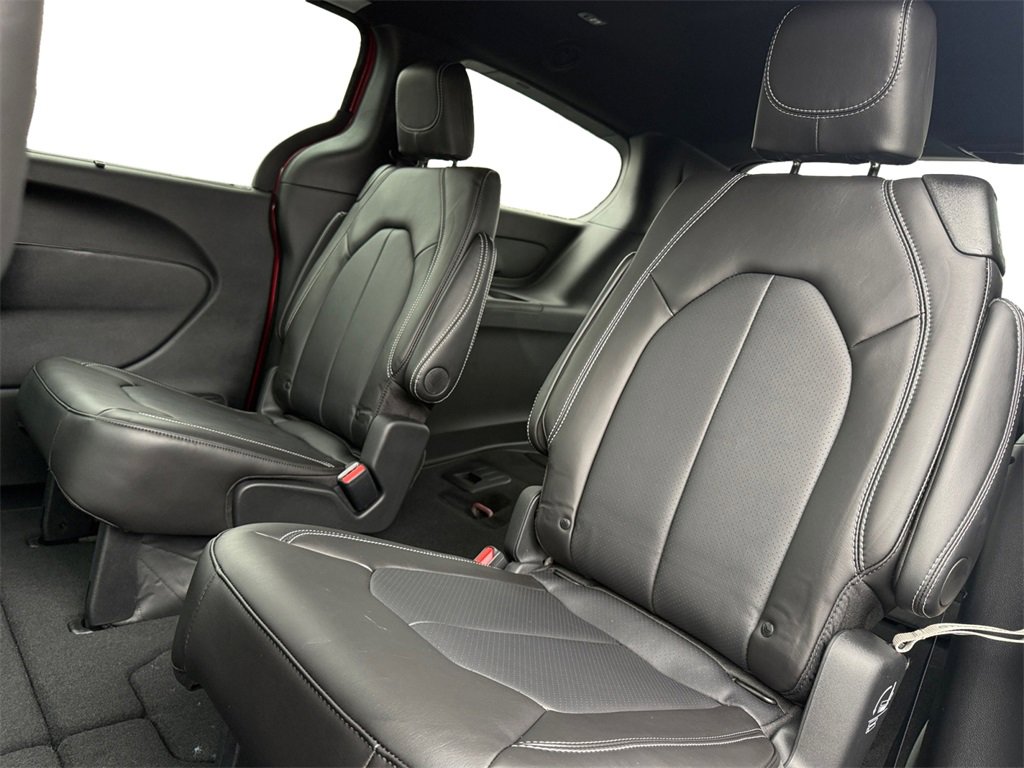 New 2026 Chrysler Pacifica Select image 14