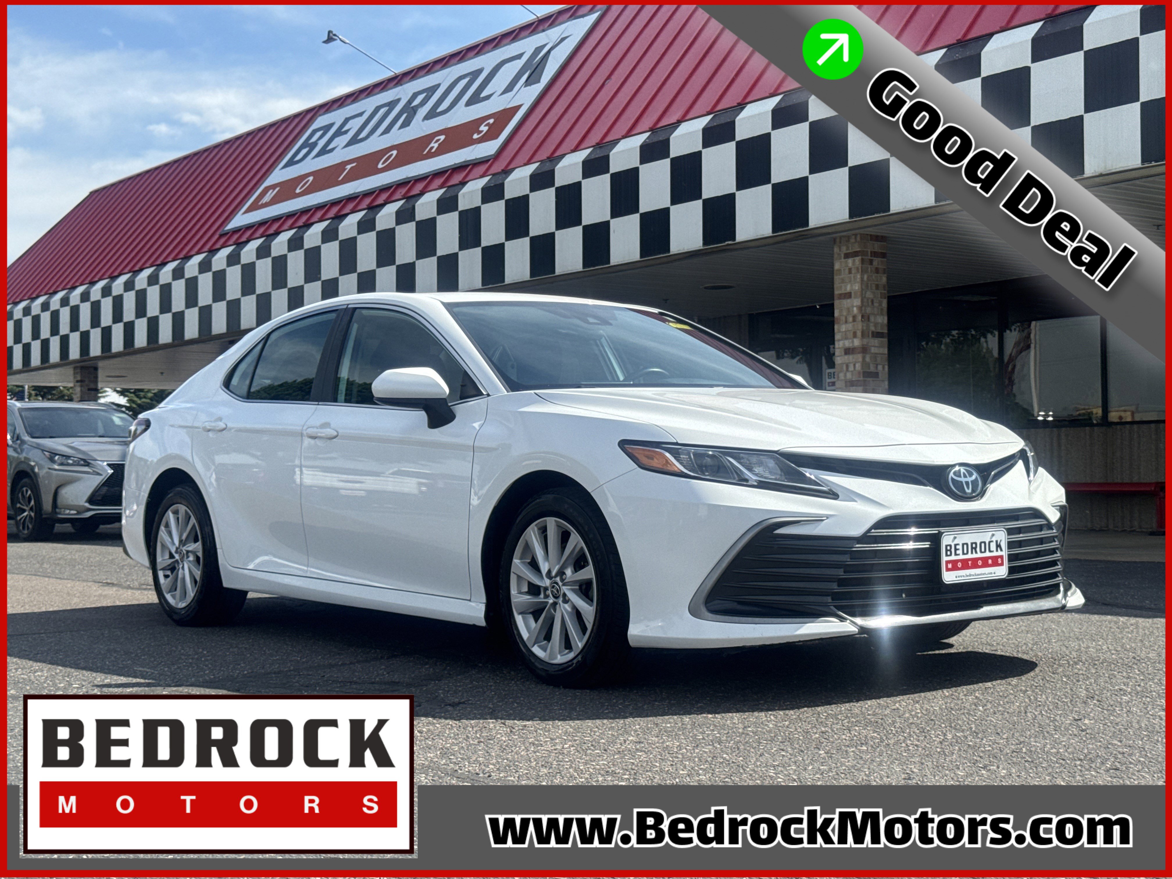 Used 2022 Toyota Camry LE AWD/4WD image 1