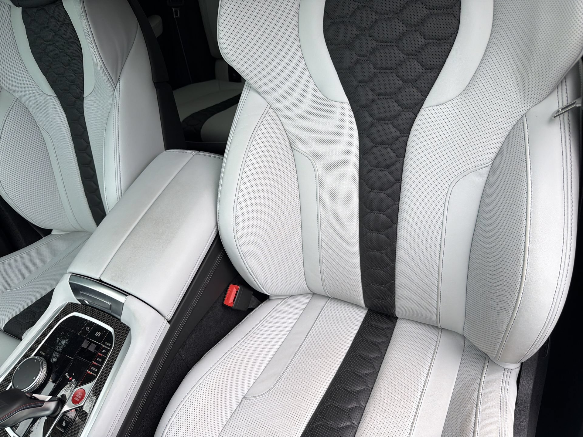 Used 2026 BMW X6 M Competition AWD/4WD image 25