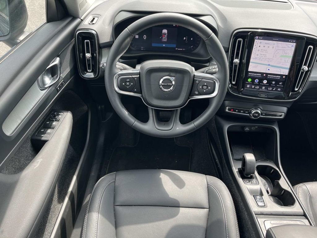 Certified 2026 Volvo XC40 B4 Core w/ Climate Package FWD image 14