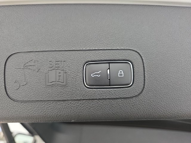 Certified 2023 Lincoln Aviator AWD image 32