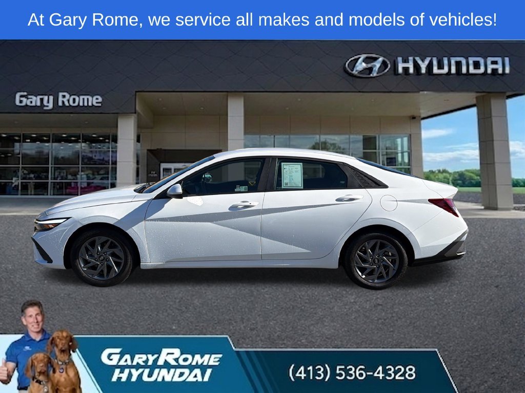 Certified 2024 Hyundai Elantra SEL FWD image 2