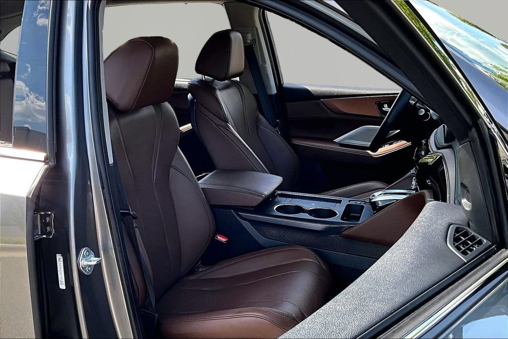 Used 2025 Acura MDX w/ Technology Package FWD image 23