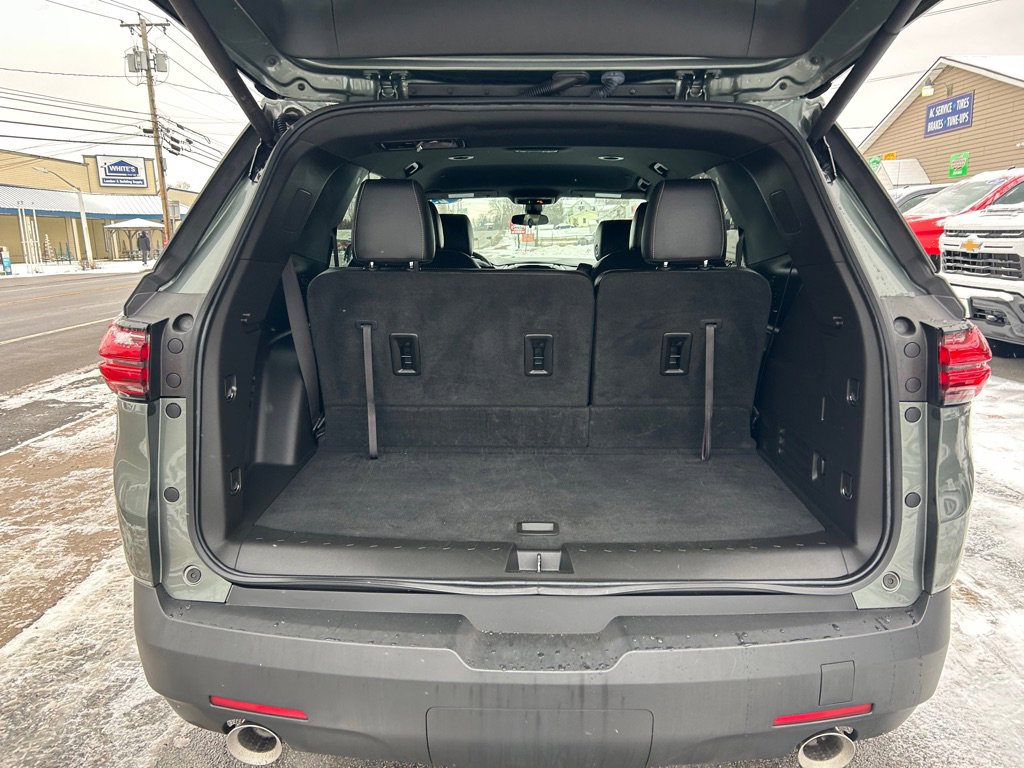 Used 2023 Chevrolet Traverse LT image 32