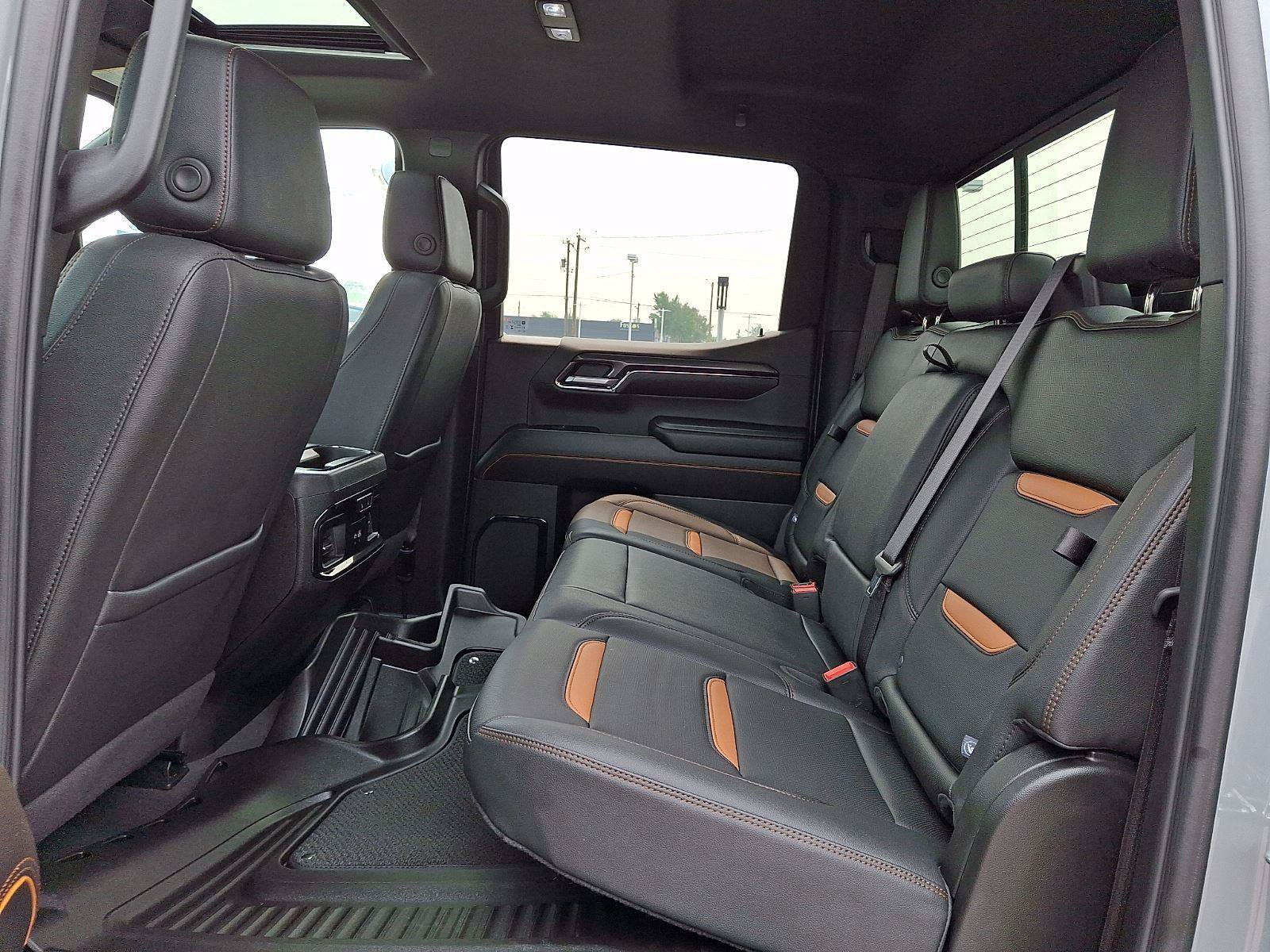 Used 2024 GMC Sierra 1500 AT4 w/ Technology Package AWD/4WD image 12