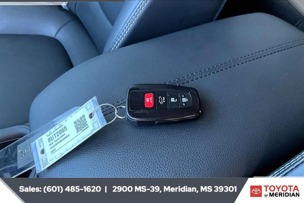 Used 2024 Toyota RAV4 XLE Premium image 9