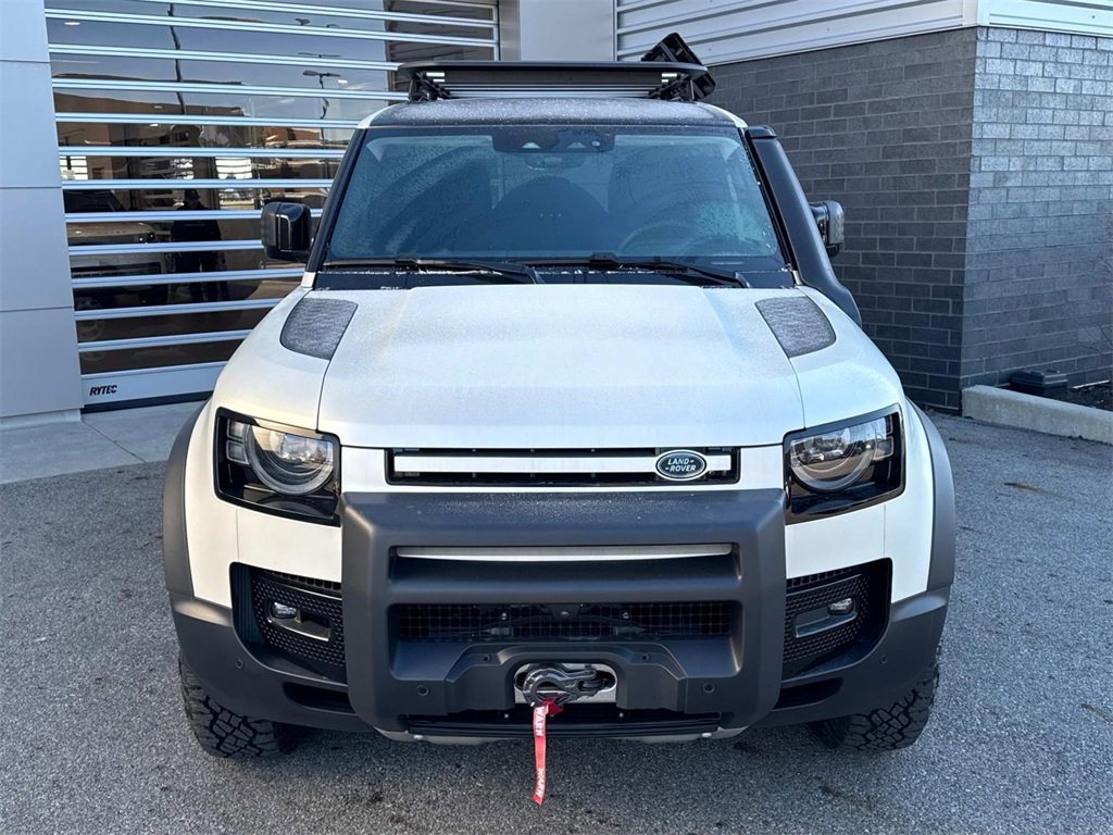 New 2024 Land Rover Defender 110 S image 2