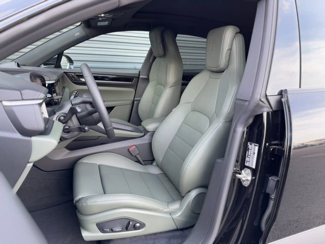 New 2025 Porsche Macan 4 Electric image 5