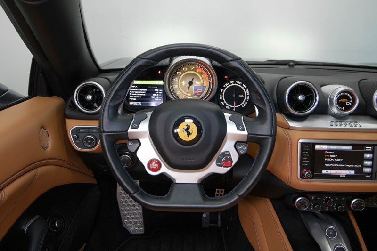 Used 2016 Ferrari California T RWD image 28