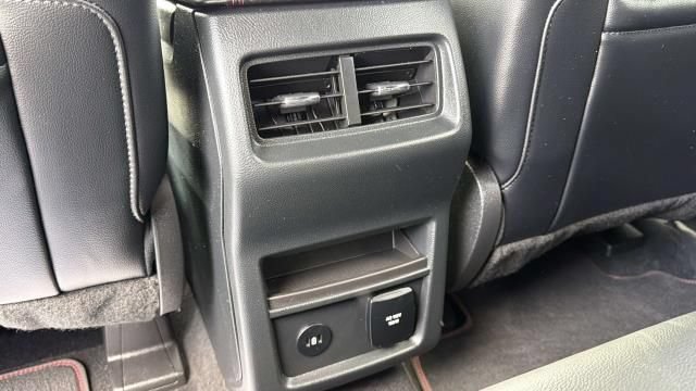 Used 2023 Ford Edge ST-Line AWD/4WD image 30