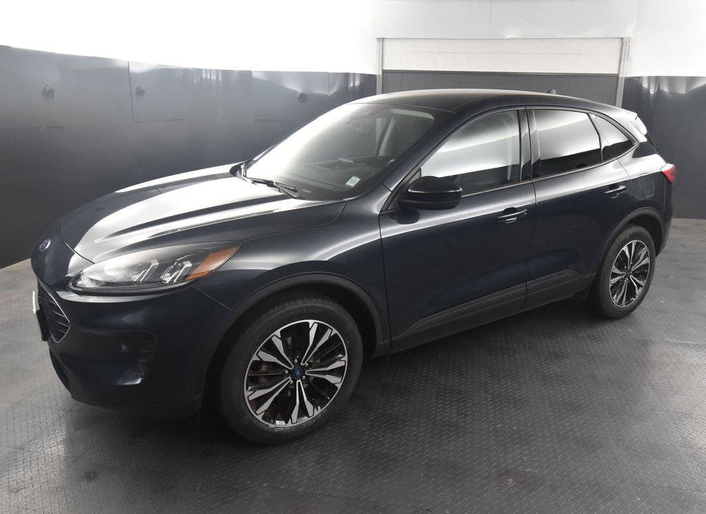 Used 2022 Ford Escape SE w/ SE Sport Appearance Package