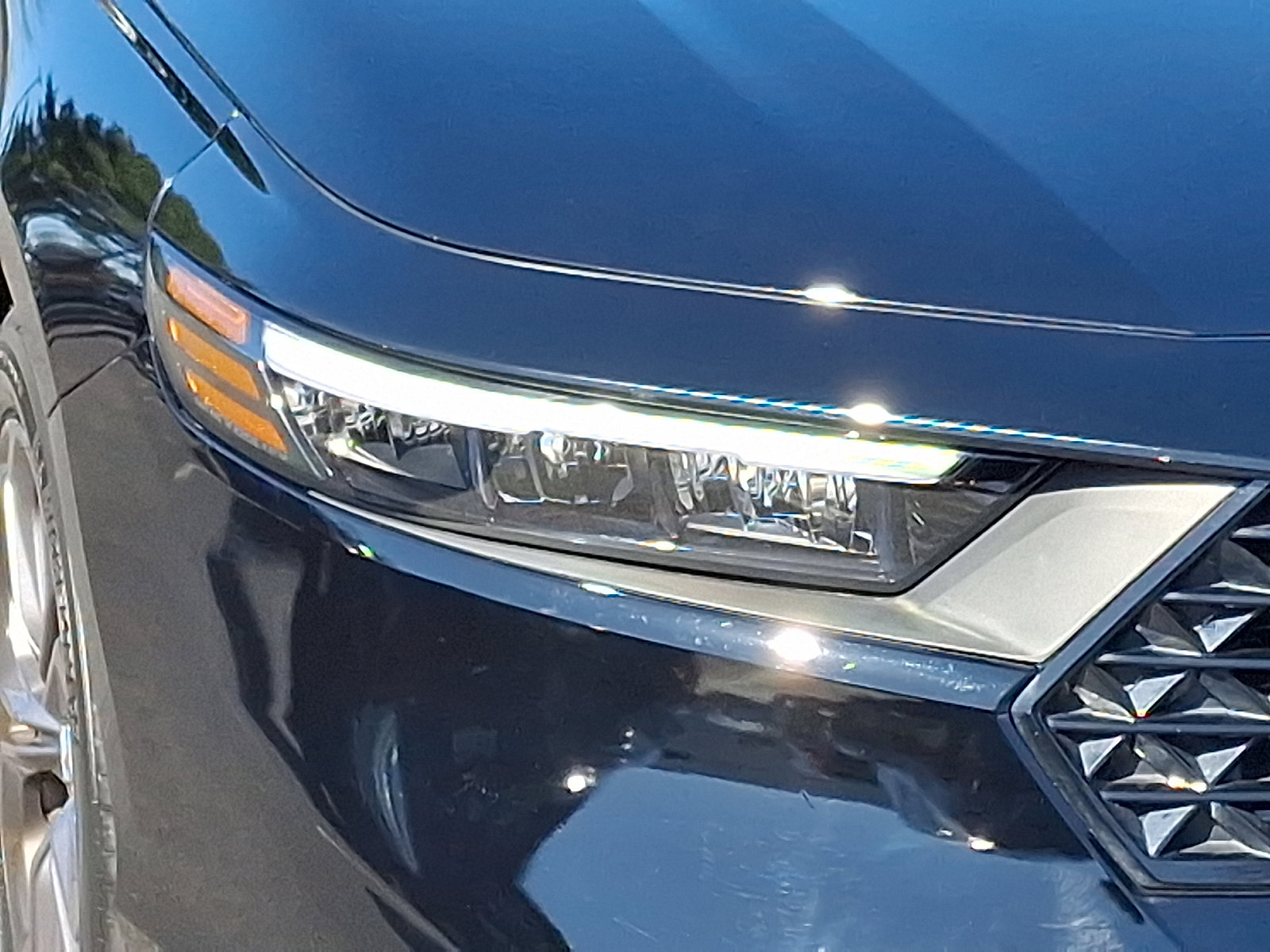 Certified 2023 Honda Accord EX image 9