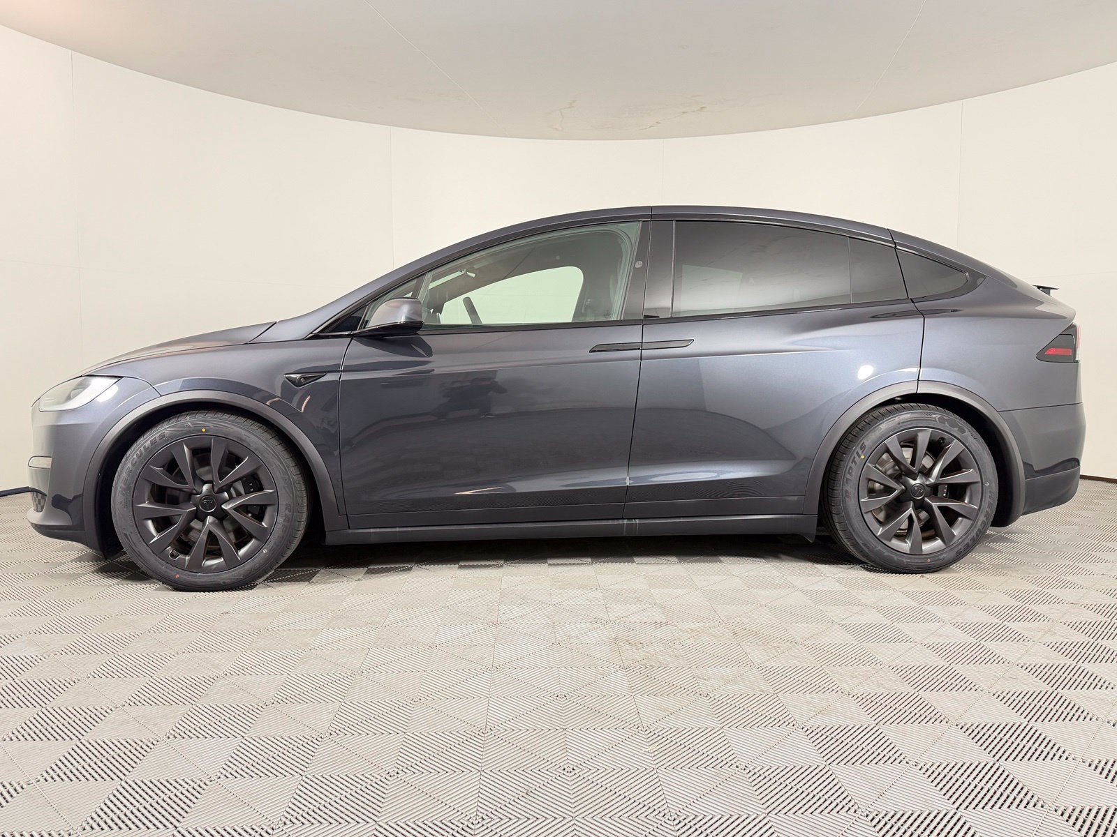 Used 2024 Tesla Model X AWD/4WD image 6