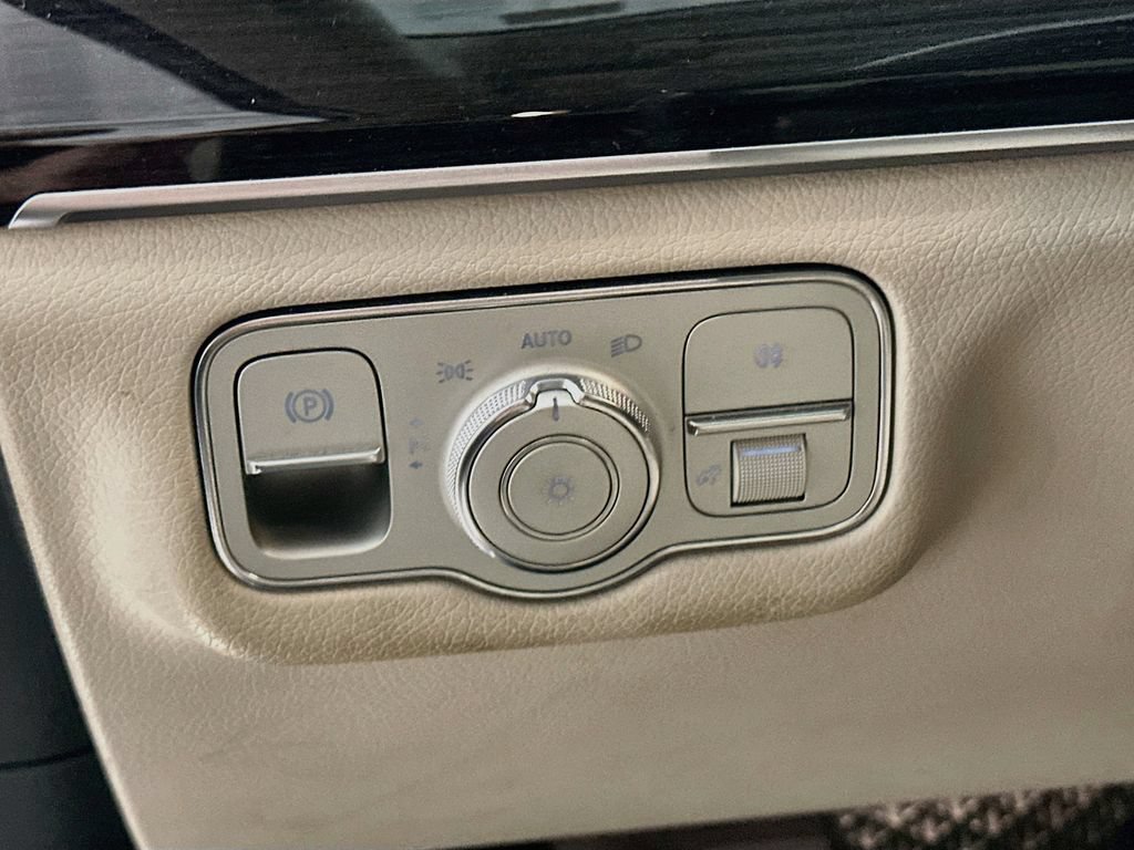 Certified 2020 Mercedes-Benz GLE 350 4MATIC image 11