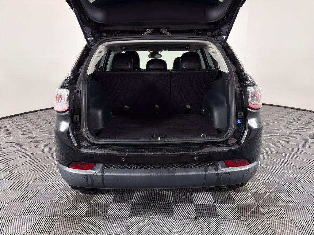 Used 2018 Jeep Compass Limited AWD/4WD image 24