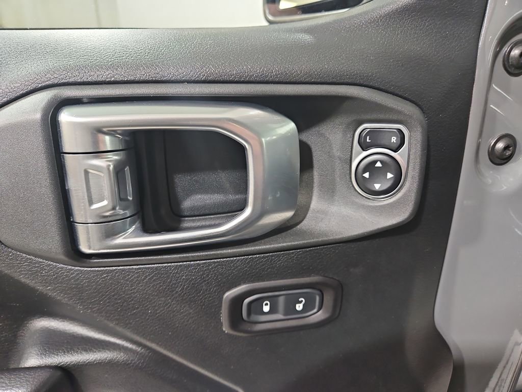 Used 2019 Jeep Wrangler Sport S image 12