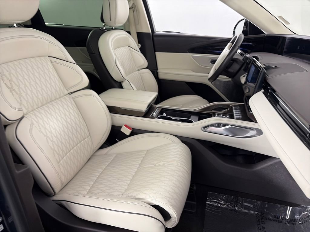 Used 2024 Lincoln Nautilus Black Label image 34