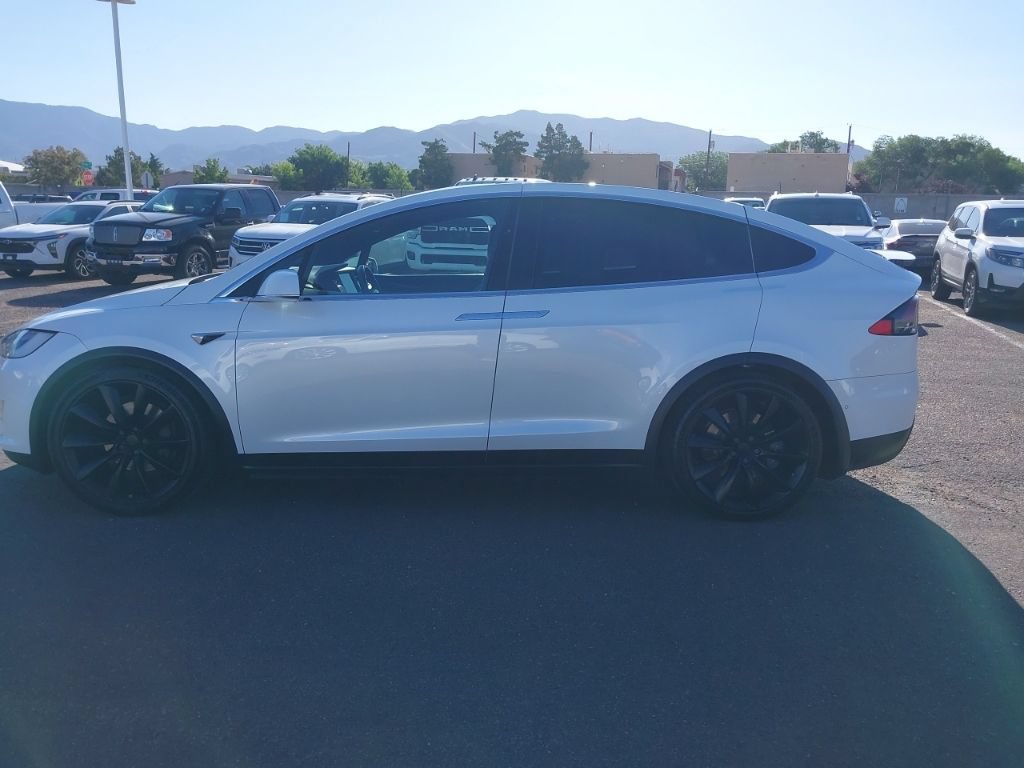 Used 2018 Tesla Model X 100D AWD/4WD image 3