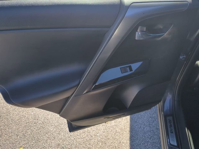 Used 2017 Toyota RAV4 SE image 26