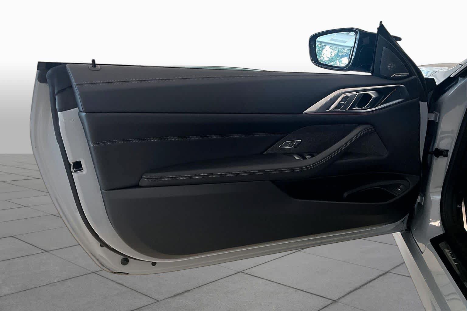 Used 2026 BMW M440i Convertible w/ Premium Package RWD image 18