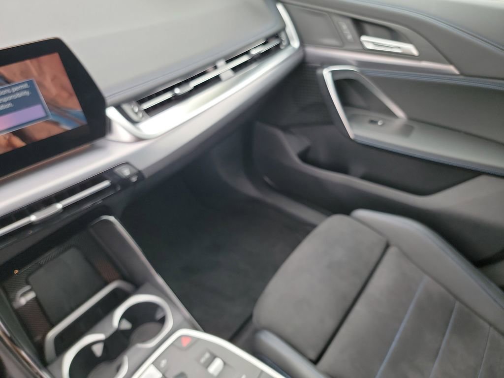 Certified 2025 BMW X1 xDrive28i w/ M Sport Package image 31
