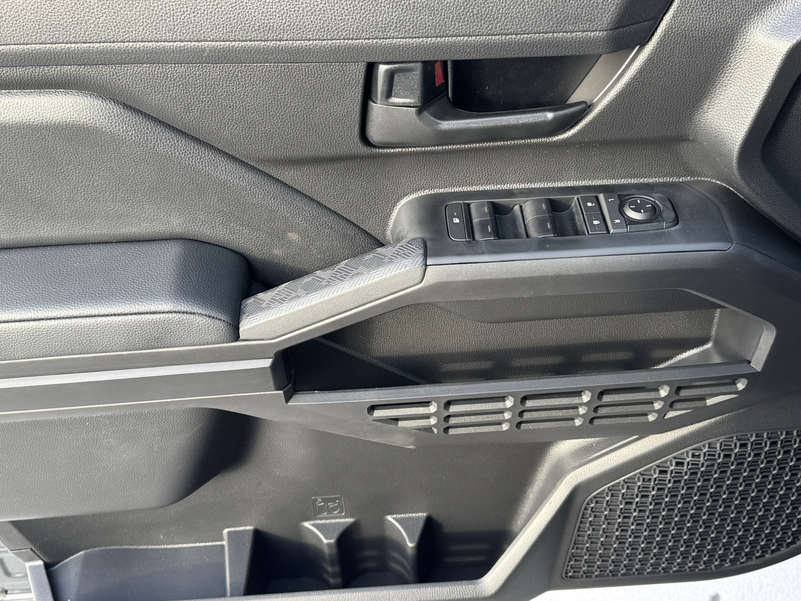 New 2026 Toyota Tacoma SR image 18