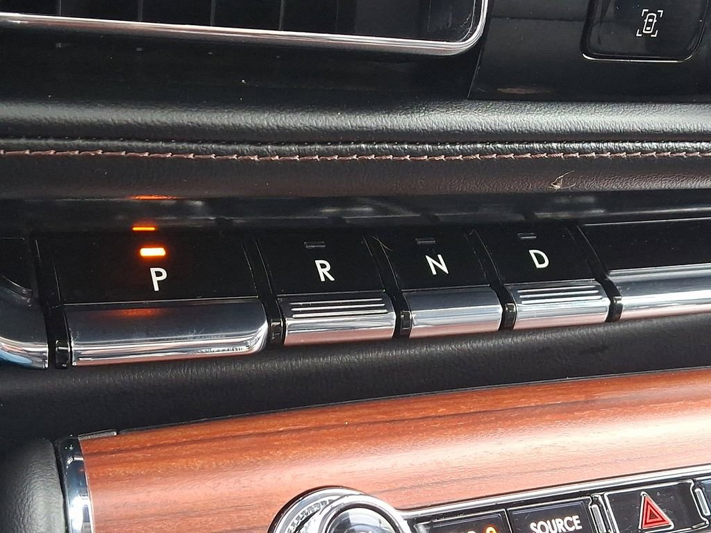 Used 2024 Lincoln Aviator Reserve w/ Equipment Group 201A image 16