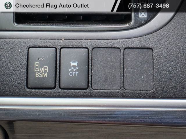 Used 2012 Toyota Camry XLE w/ Leather Pkg image 12