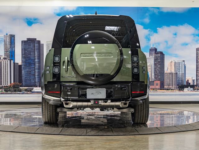 New 2026 Land Rover Defender 130 X-Dynamic SE image 11