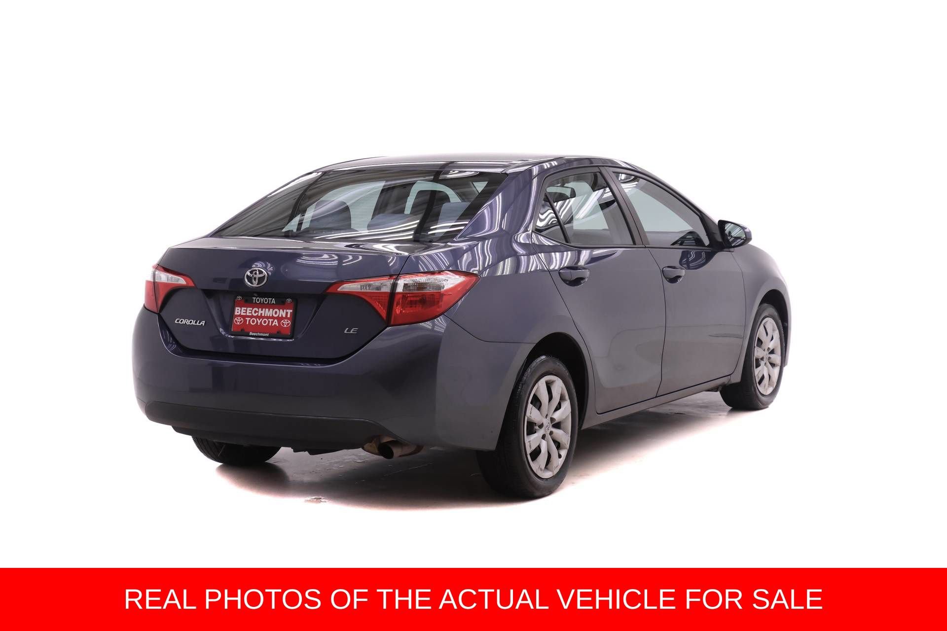 Used 2015 Toyota Corolla LE FWD image 2