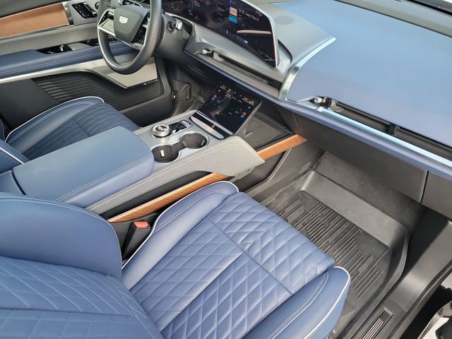 Certified 2026 Cadillac Vistiq Premium Luxury AWD/4WD image 20