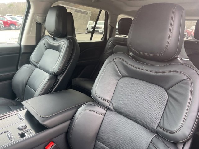 New 2025 Lincoln Aviator Reserve w/ Luxury Package image 11