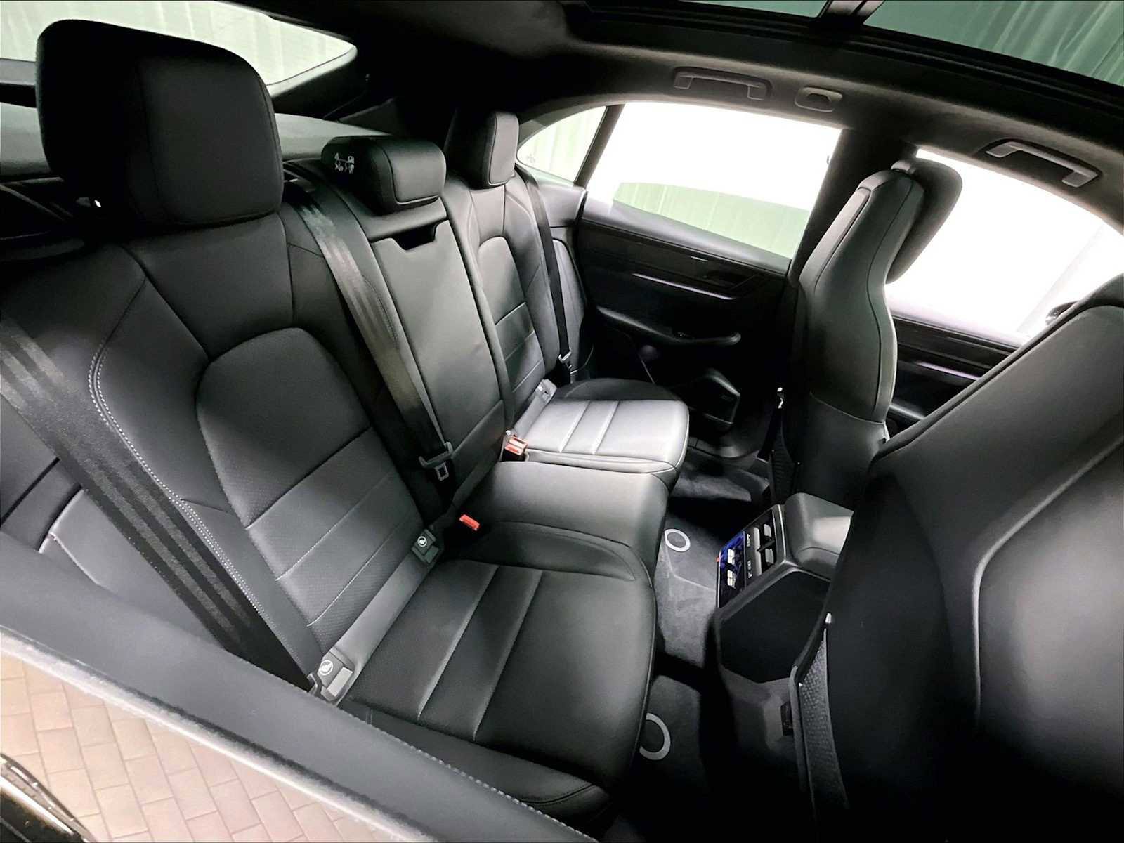 New 2026 Porsche Macan Turbo Electric image 30