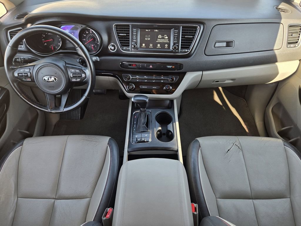 Used 2017 Kia Sedona LX w/ LX Essentials Premium Package image 24