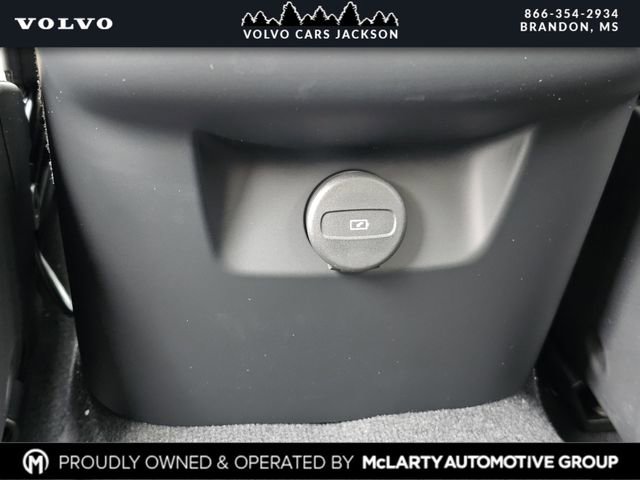 New 2026 Volvo XC60 B5 Plus w/ Protection Package Premier image 18