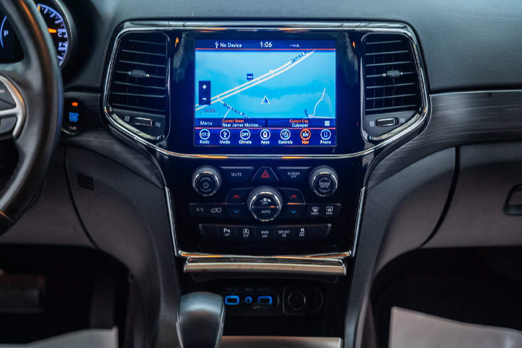 Used 2019 Jeep Grand Cherokee Altitude AWD/4WD image 25