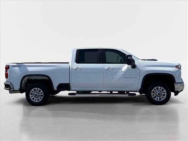 Used 2025 Chevrolet Silverado 2500 LT w/ Convenience Package AWD/4WD image 7