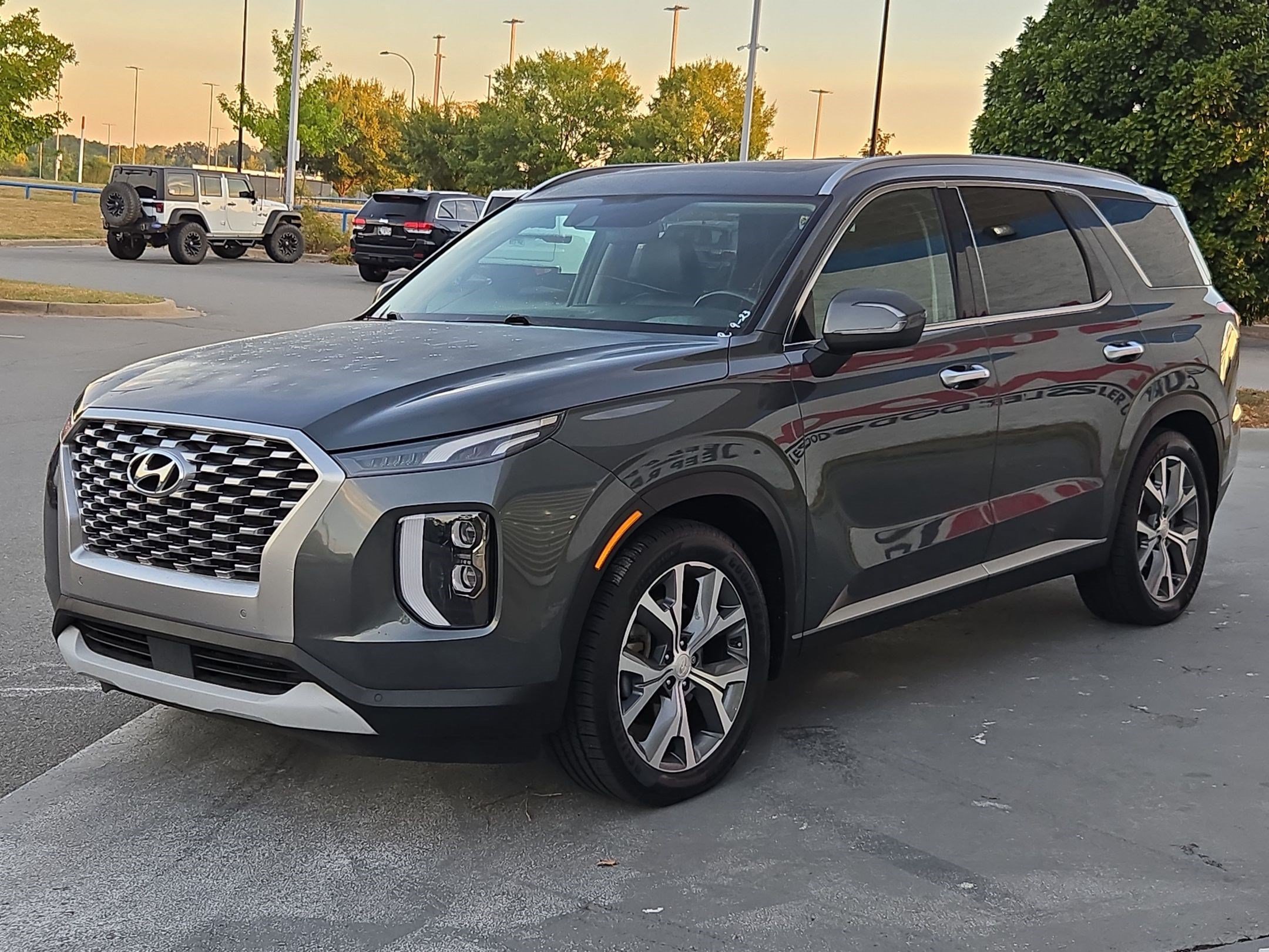 Used 2022 Hyundai Palisade SEL w/ 8P Bench Seat Package AWD/4WD image 3