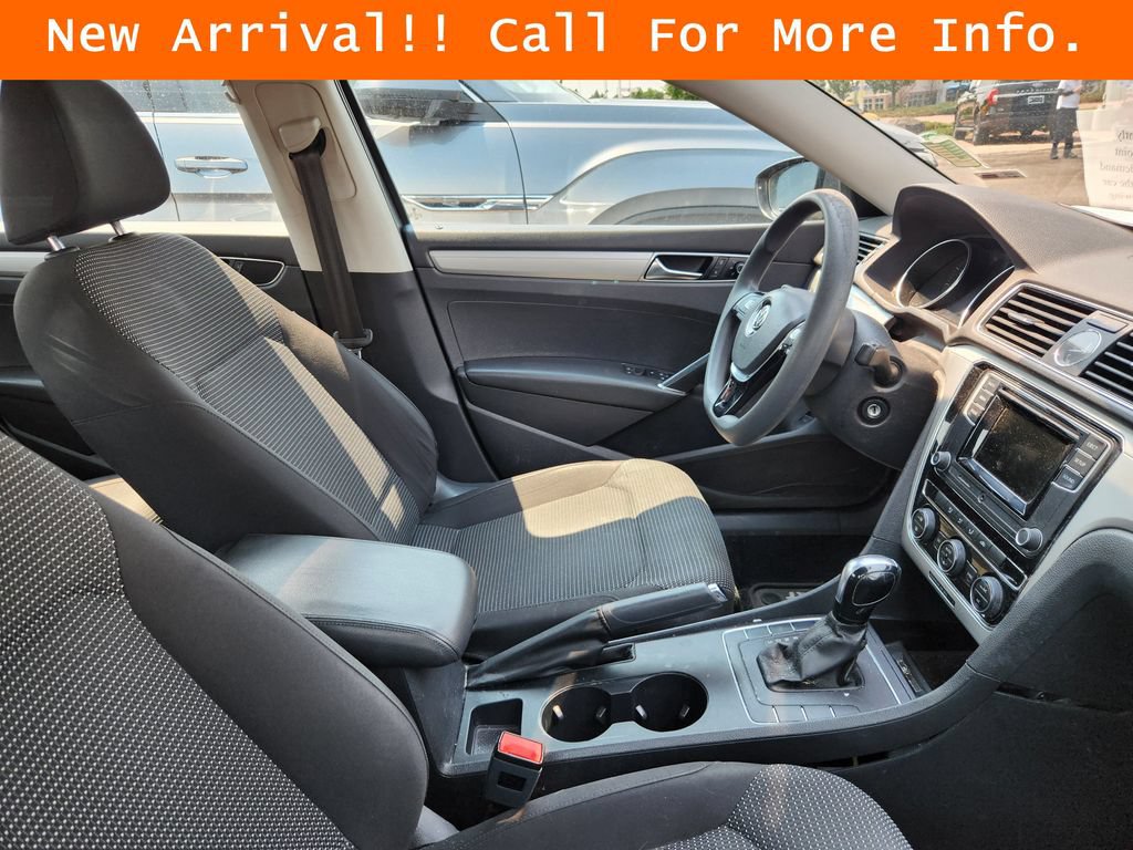 Used 2017 Volkswagen Passat 1.8T S FWD image 9