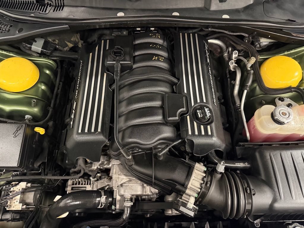 Used 2018 Dodge Challenger R/T Scat Pack w/ Leather Interior Group RWD image 9