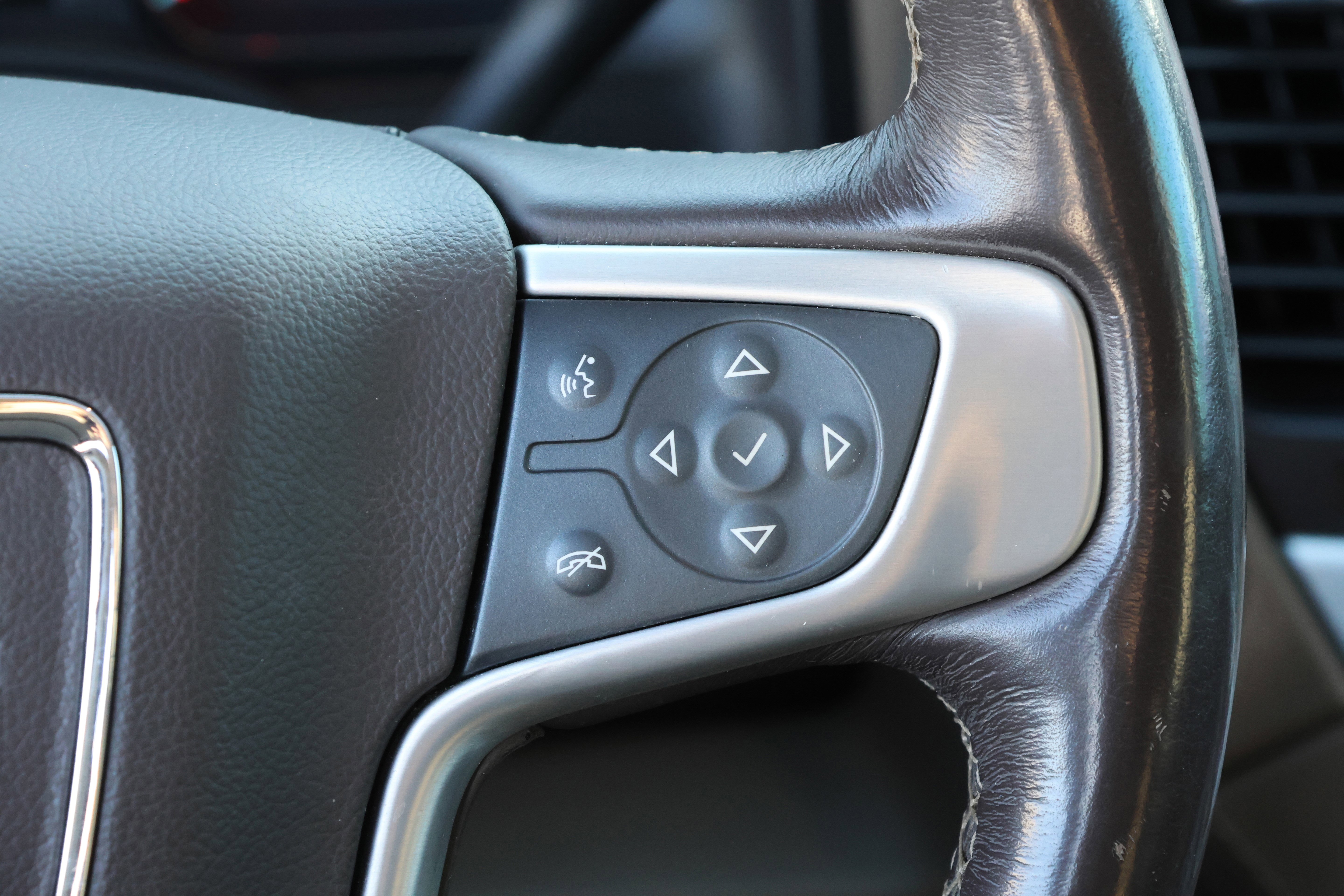 Used 2018 GMC Yukon SLT w/ Open Road Package image 23