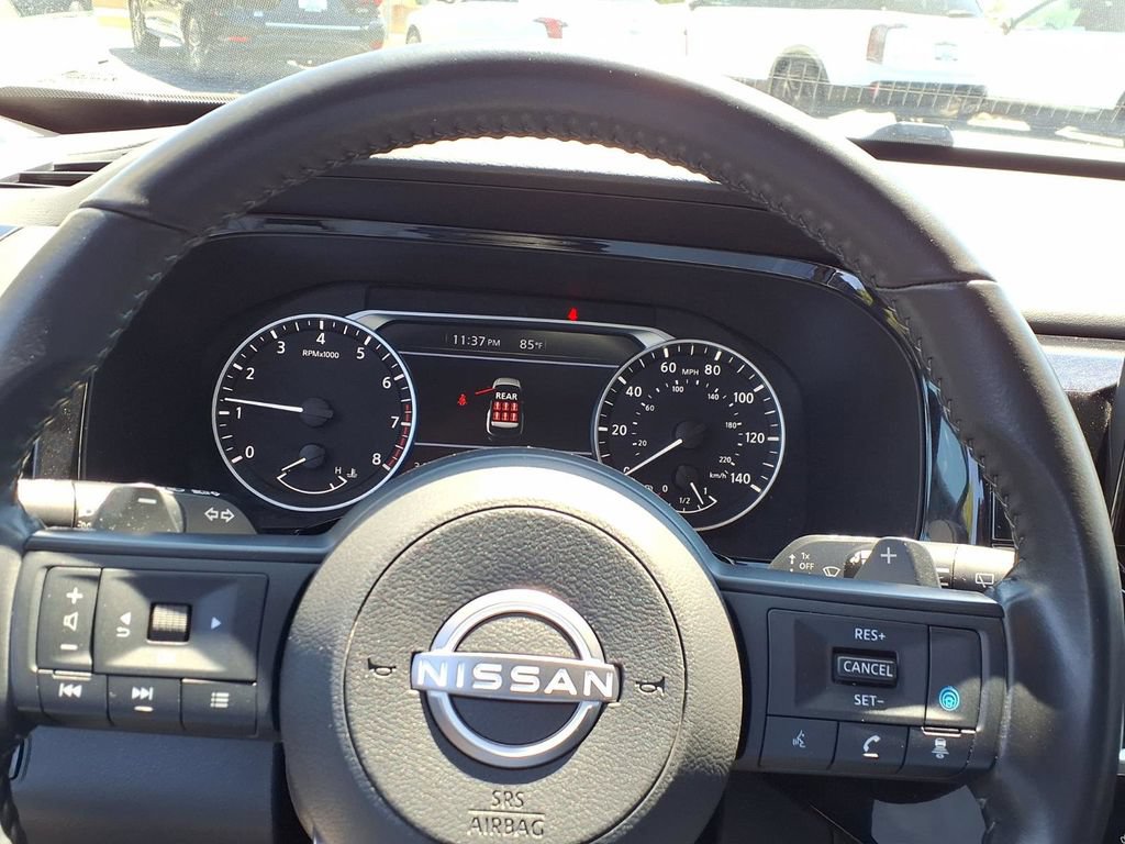 Used 2025 Nissan Pathfinder SV AWD/4WD image 13