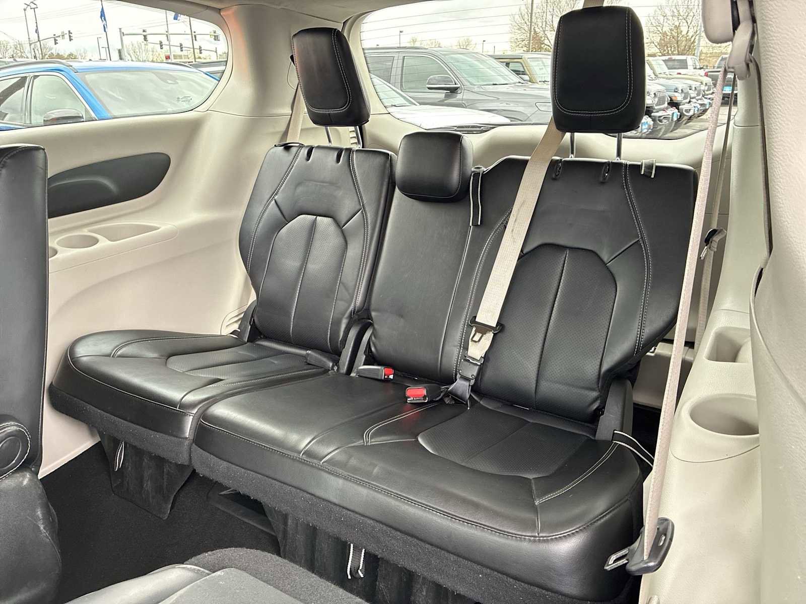Certified 2023 Chrysler Pacifica Touring-L FWD image 24